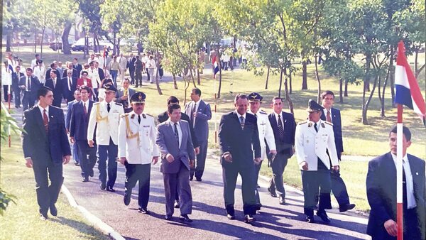 Intento de golpe del 96: “El general Lino Oviedo no hará entrega del Comando del Ejército”