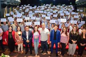 Sinafocal entrega 434 certificados y kits de herramientas para el trabajo en Alto Paraná