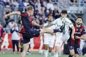 La Roma gana en Bolonia y se aproxima a la zona Champions - Fútbol Internacional - ABC Color