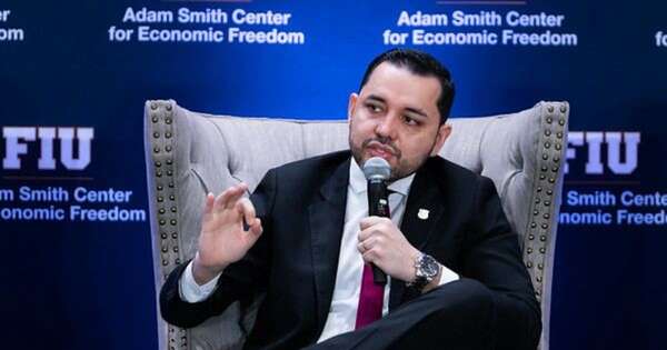 La Nación / “Las ciudades del futuro no se improvisan, se planifican”, dijo Bello ante líderes municipales