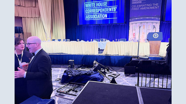 Evacúan a Trump tras tiroteo en cena de corresponsales en Washington