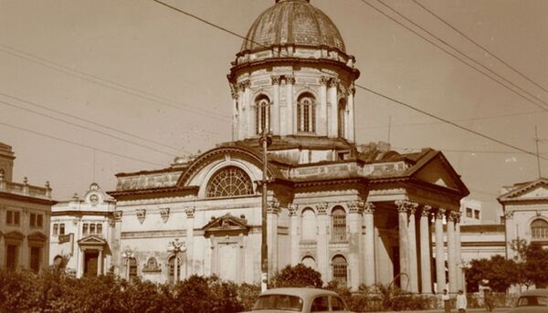 Panel "Imágenes que unen a un mundo dividido"