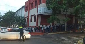 Entre el miedo y el castigo: por qué los cateos en escuelas revelan una crisis más profunda en la educación