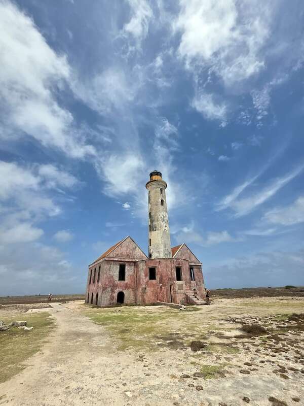 Klein: la isla del faro rosa - Viajes - ABC Color
