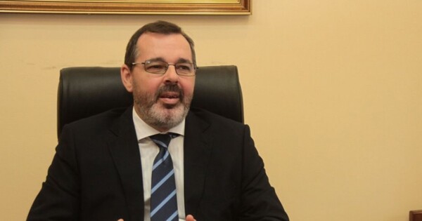 La devaluación del dólar podría continuar todo el 2026 por la política cambiaria de Trump