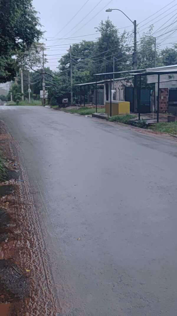 Maleantes en moto  balean a un guardia de seguridad privada y golpean a su pareja - Policiales - ABC Color