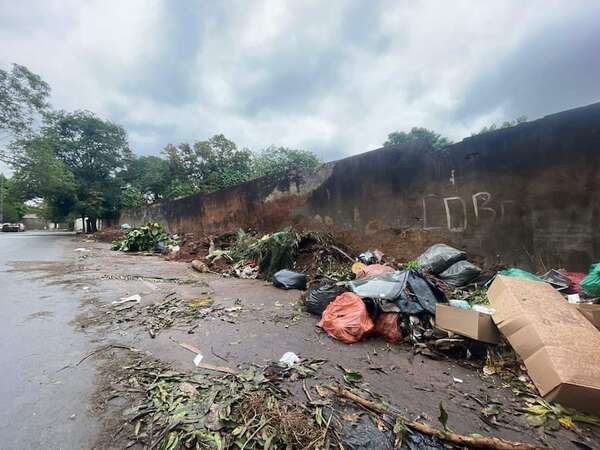 Desde Miami, Bello se jacta de Asunción “limpia”, mientras basurales se multiplican - Nacionales - ABC Color