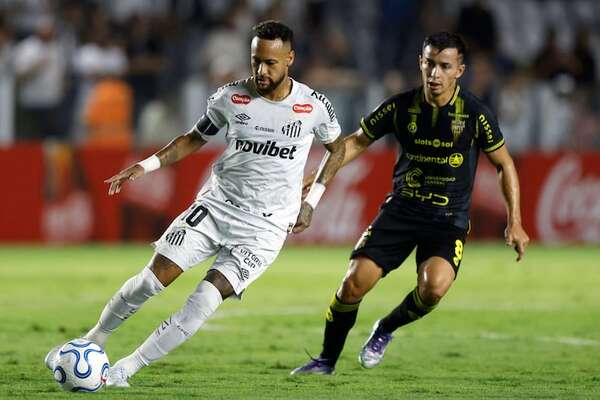 Sin Neymar, Santos deja escapar dos goles de ventaja y continúa cerca del descenso - Fútbol Internacional - ABC Color