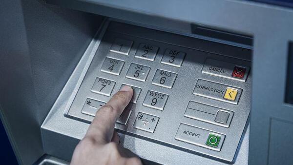 Diputados de ANR proponen que funcionarios puedan cobrar subsidios de programas sociales