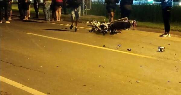 La Nación / Villa Hayes: choque entre motos dejó dos muertos y varios heridos