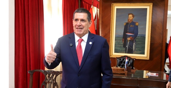 Cartes felicita a los periodistas en su día - ADN Digital