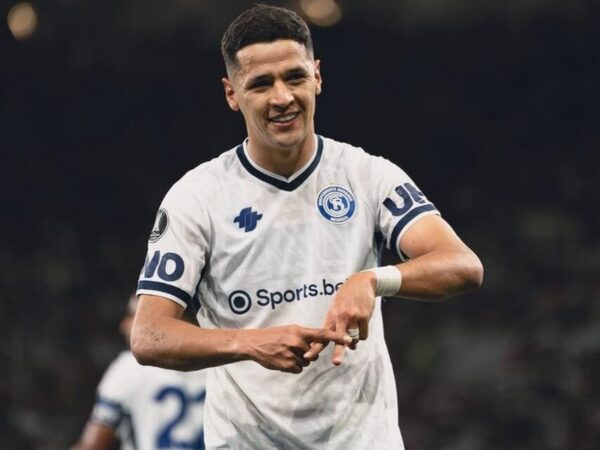 Popular / Gol de Alex Arce en el fútbol kurépa