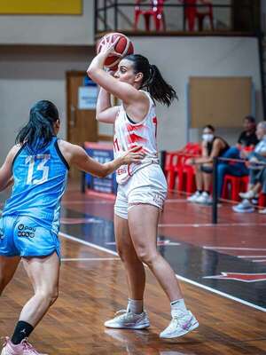 Liga Femenina de Básquetbol arrancó con victorias de Félix Pérez y las Queens - Polideportivo - ABC Color