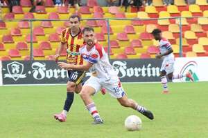 Martín Ledesma se frena ante Iteño y comparte el liderato con 12 de Octubre - Fútbol de Ascenso de Paraguay - ABC Color