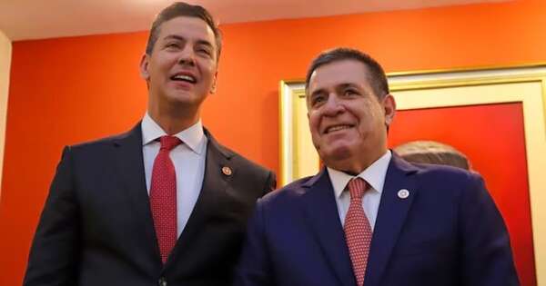 La Nación / Cartes y Peña saludaron a los trabajadores de prensa en su día