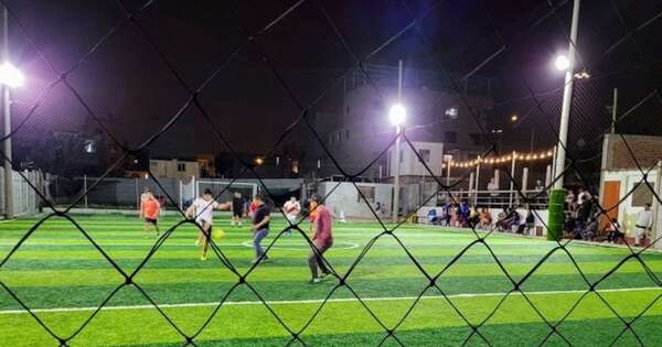 La Nación / Un hombre murió en medio de un partido