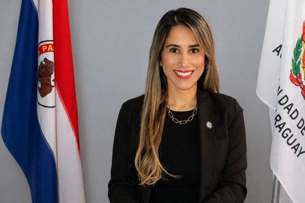 Defensora pública logra frenar embargos y recupera dinero de docentes - Judiciales.net