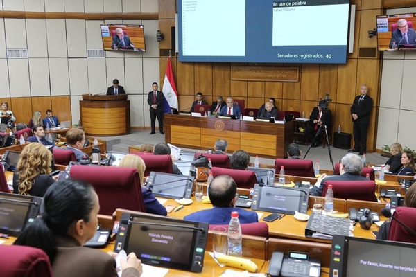Reforma de Caja Parlamentaria espera nuevo dictamen de la Comisión de Hacienda