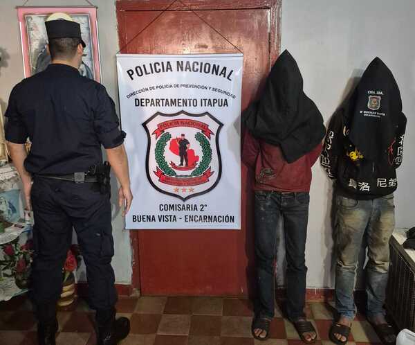 Detienen a dos sujetos buscados por hurto cerca de la Feria Municipal