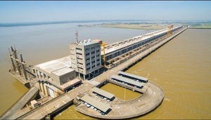 EBY: 92 funcionarios ganan más que el presidente Peña