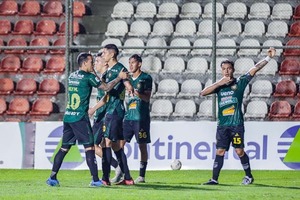 ¡Golpe en el Gunther Vögel! Rubio Ñu respira y hunde al Rayadito en un duelo directo por la permanencia