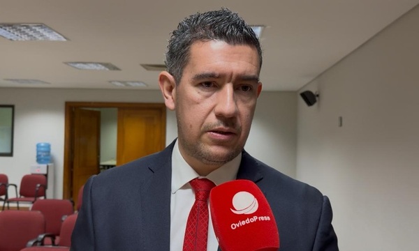 Fiscal Fermín Segovia rechaza denuncia por “persecución de inocentes” y afirma que no afecta el juicio oral - OviedoPress