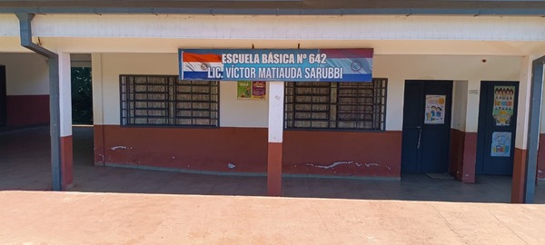 Escuela de Itacúa se sostiene con vocación: directora también enseña ante falta de docentes