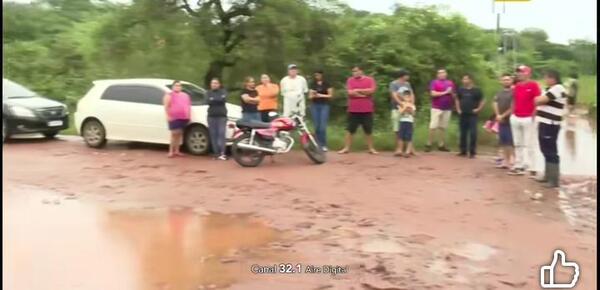 Popular / Vecinos opyta aislados por tape vai en Capiatá