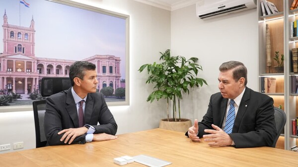 Jacinto Santa María asume como nuevo ministro de la Senatur