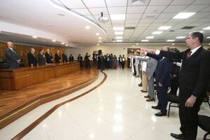 Autoridades judiciales tomaron juramento a magistrados, agentes fiscales, defensores y un síndico
