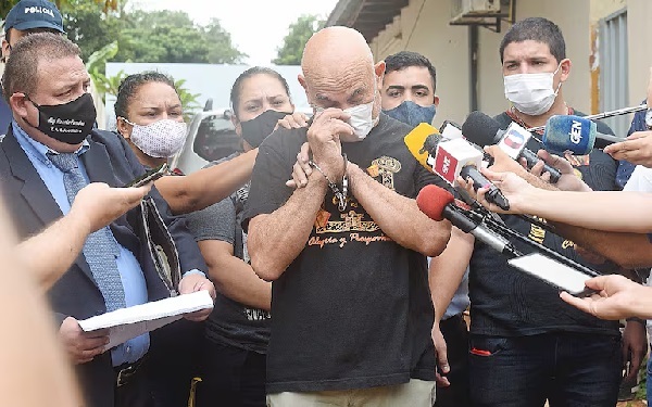 Bomberos frenan regreso de excapitán condenado