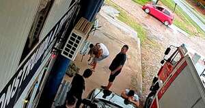 La Nación / Bomberos de Emboscada salvaron la vida de un bebé a punto de asfixiarse