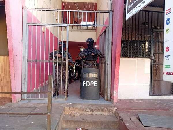 Detienen a integrantes de Calavera, banda que tenía en zozobra al barrio San Francisco - Nacionales - ABC Color