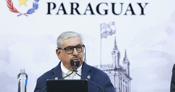 Rebelión en el IPS: los consejeros quieren abandonar a Fretes y se desata una pulseada con los médicos