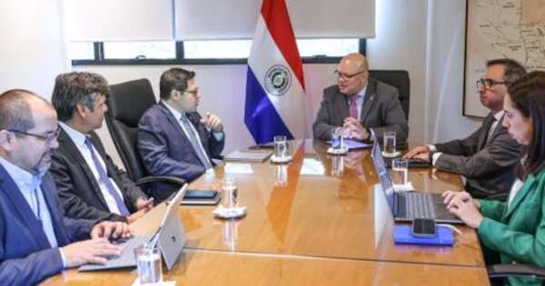 La Nación / MEF y DNIT analizan proyectos y recaudación tributaria de abril impulsados por el Impuesto a la Renta Empresarial