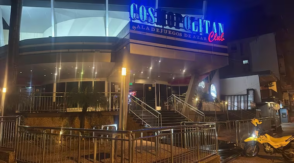 Asaltan casino en CDE y se alzan con millonario botín en reales y guaraníes - Noticiero Paraguay