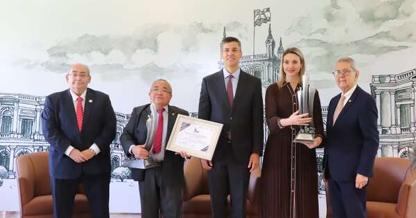 La Nación / Peña entrega Premio a la Calidad y destaca el avance de la excelencia en Paraguay
