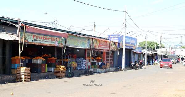Diario HOY | Municipalidad investiga denuncias en el Abasto y despejan acceso tras protesta de permisionarios