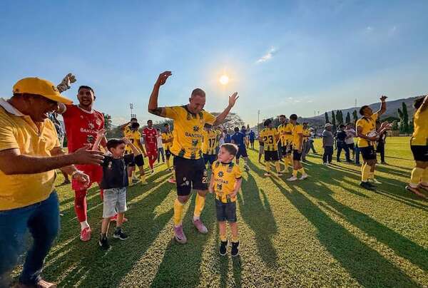 Grito de gol paraguayo en Guatemala - Fútbol Internacional - ABC Color