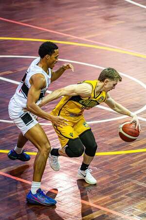 Colonias Gold da el golpe en la Liga Nacional de Básquetbol - Polideportivo - ABC Color