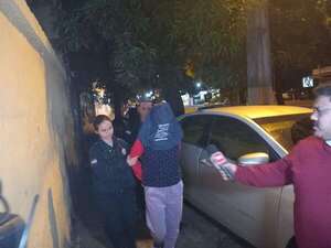 Persecución tras intento de asalto en el Mercado 4 termina con una mujer detenida - Policiales - ABC Color