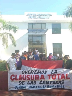 Presidente Franco: vecinos denuncian canteras ilegales y exigen intervención de autoridades