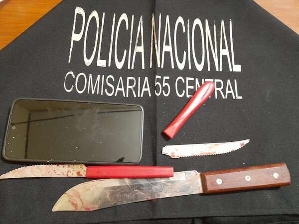 Acuchilló a su mamá militar porque tiró el osito de peluche que le regaló su novia  - Policiales - ABC Color