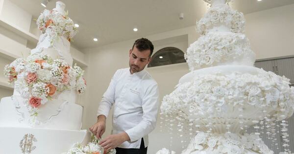 La Nación / Repostero produce una veintena de pasteles al año para bodas de superlujo