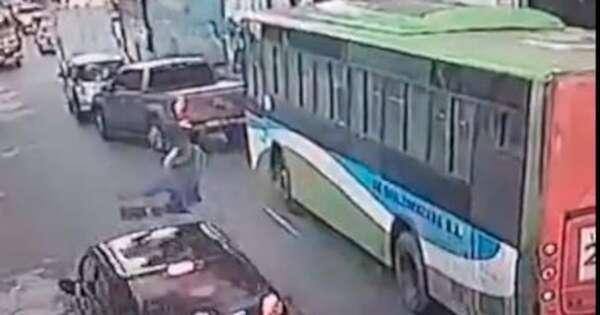 La Nación / Conductor que escapó tras atropellar a un peatón fue detenido