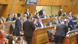 Diputados piden a la Fiscalía apertura de una investigación penal sobre "apriete digital"