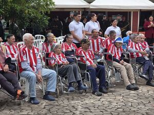 Hogar de Ancianos de Concepción celebró el Día Nacional de las Personas Mayores con festival y emotivo homenaje - Concepción al Día