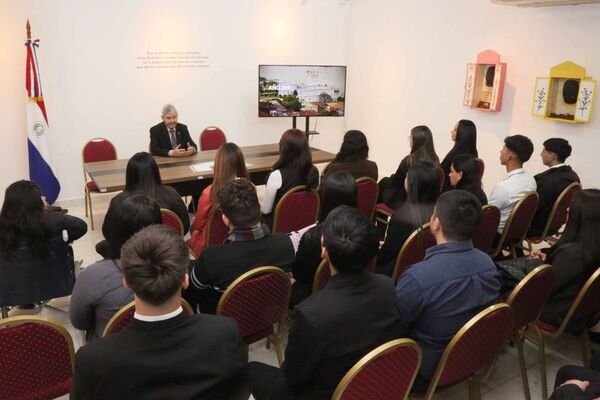 Estudiantes de la Universidad Nacional de Pilar visitaron el Palacio de Justicia de Asunción