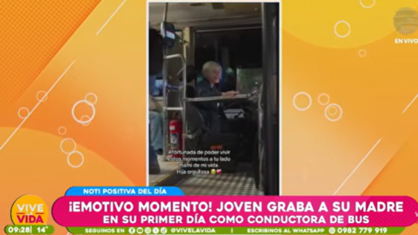 ¡Emotivo momento! Joven graba a su madre en su primer día como conductora de bus