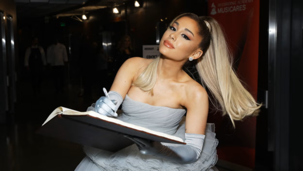 Ariana Grande publicará el 31 de julio su nuevo álbum: Petal
